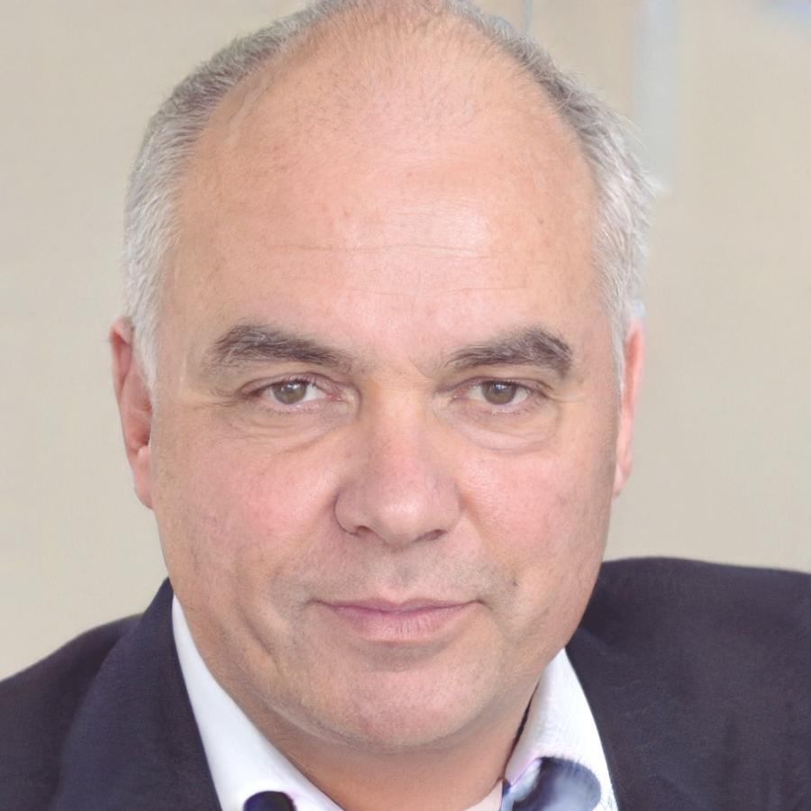 Dr. Marcus Weber, Finanzexperte